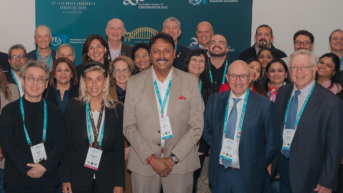 Dr. V. Gopikrishna taking over as President of IFEA at the 15th World Endodontic Congress in Sydney